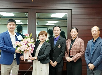 เชิดชูความรู้ ผู้บริหารบัณฑิตวิทยาลัย
เป็นแบบอย่างด้านการศึกษา
คณะผู้บริหารและบุคลากรบัณฑิตวิทยาลัย
เข้าร่วมแสดงความยินดีแก่
ผู้ช่วยศาสตราจารย์ ดร.วันจักร น้อยจันทร์
คณบดีบัณฑิตวิทยาลัย
ในวาระอันทรงเกียรติเข้ารับพระราชทานปริญญาบัตร
คณะรัฐศาสตร